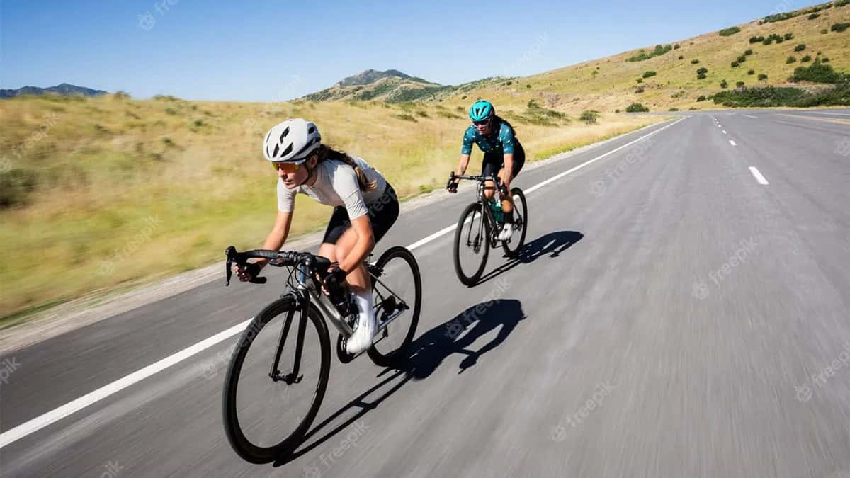 Mujeres en Bicicleta de Ruta - Las Bicicletas de Ruta y su Evolución Tecnología y Tendencias Actuales