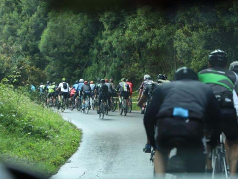 Grupo de Ciclistas - Pedalea hacia la Naturaleza Bogotá y sus Rutas Verdes en Bici